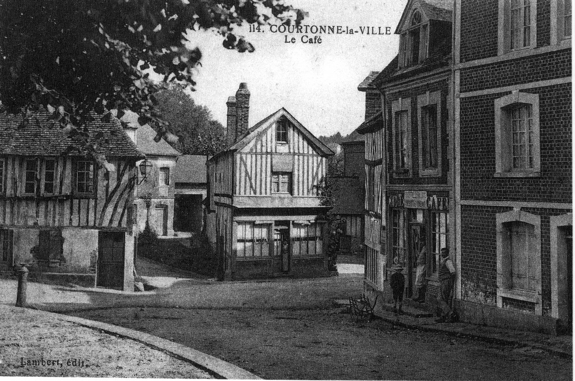 Place Saint Martin - le Café - Courtonne la Ville